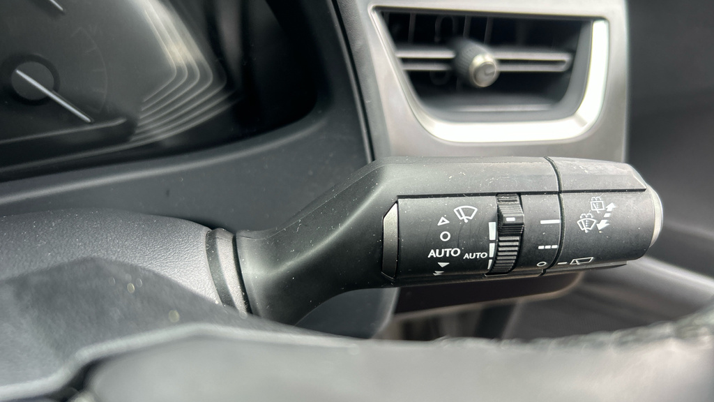 Lexus UX Hybrid White #28