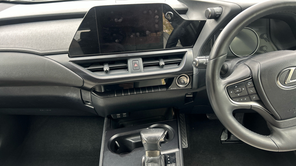 Lexus UX Hybrid White #12