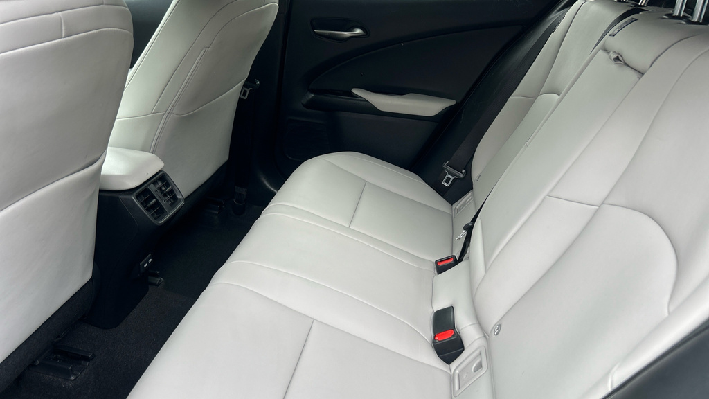 Lexus UX Hybrid White #14