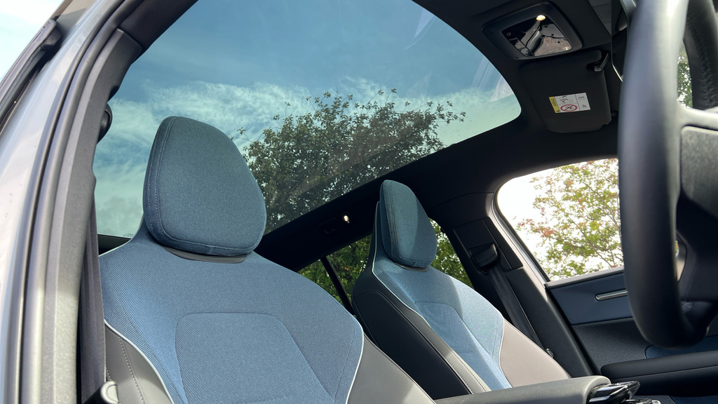 Volvo EX30 Ultra Blue #17