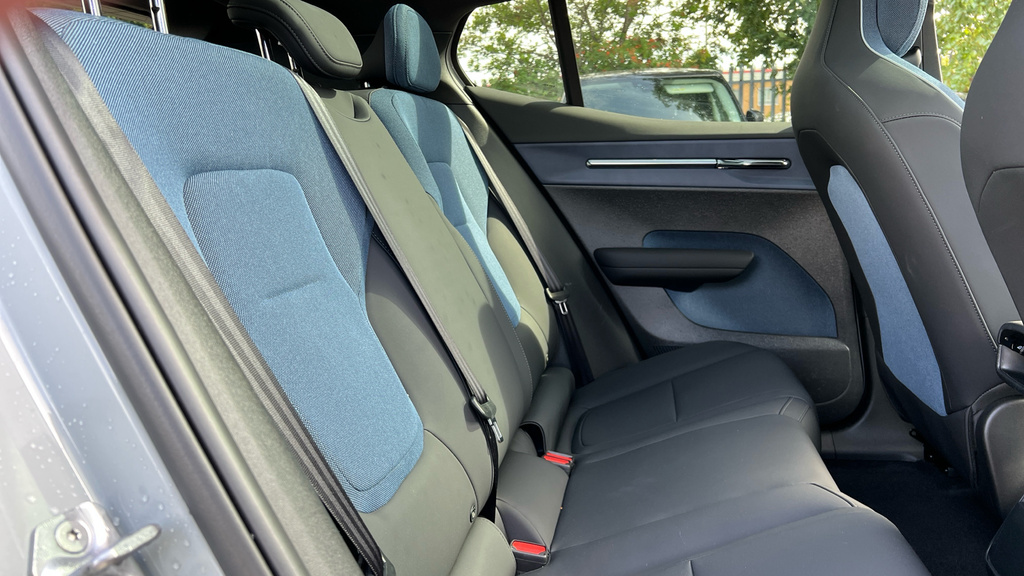Volvo EX30 Ultra Blue #22