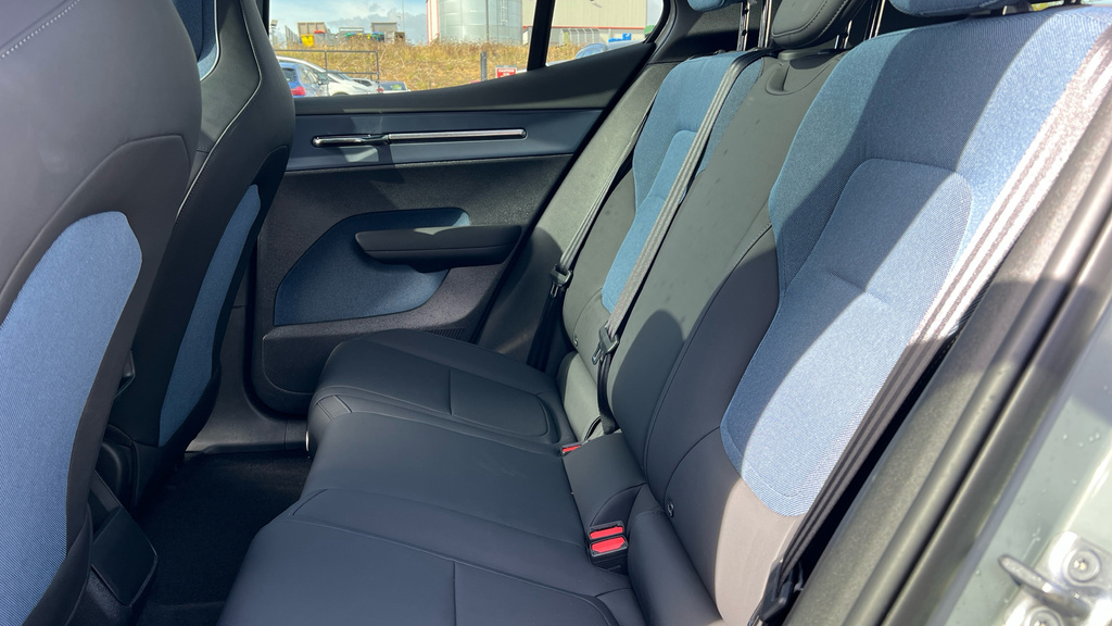 Volvo EX30 Ultra Blue #15