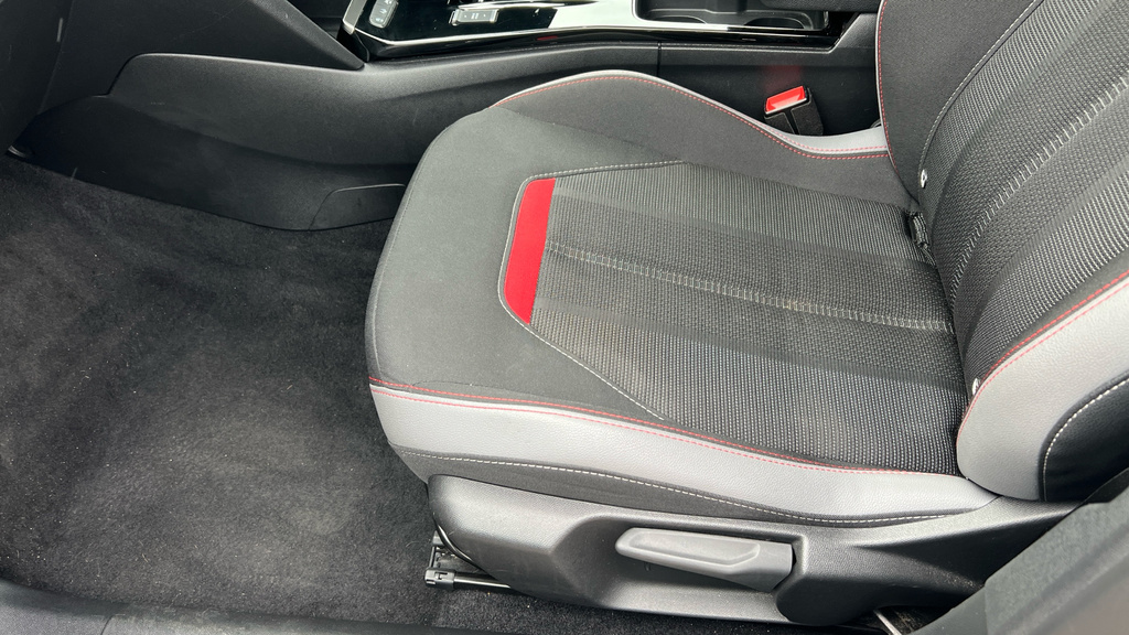 Vauxhall Mokka Hatchback White #37