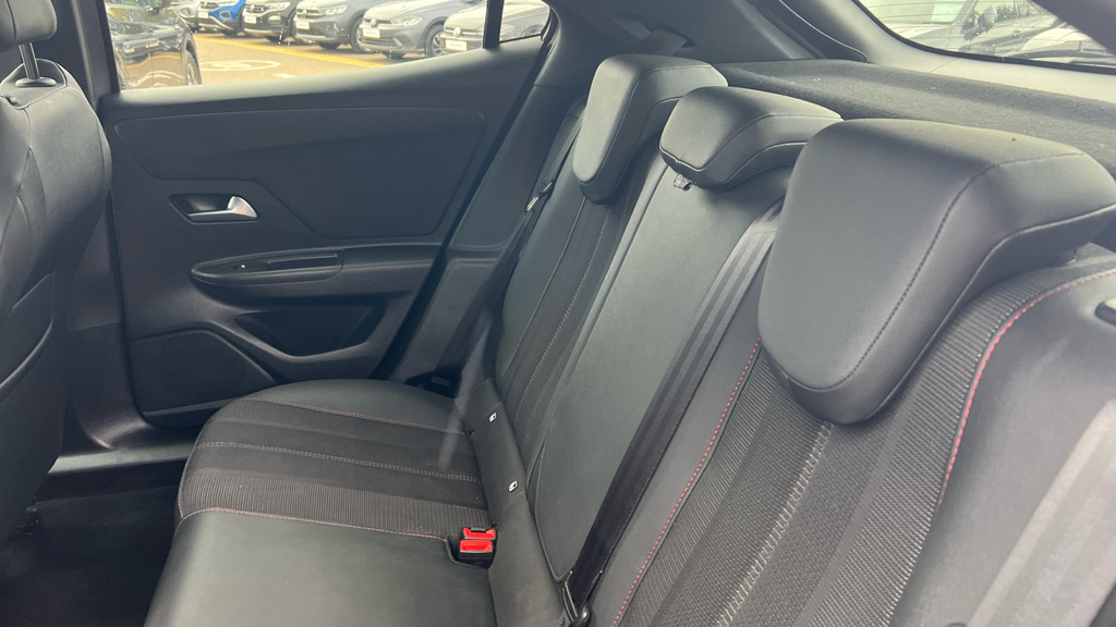 Vauxhall Mokka Hatchback White #19