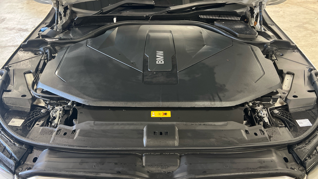 BMW i5 Saloon Grey #27