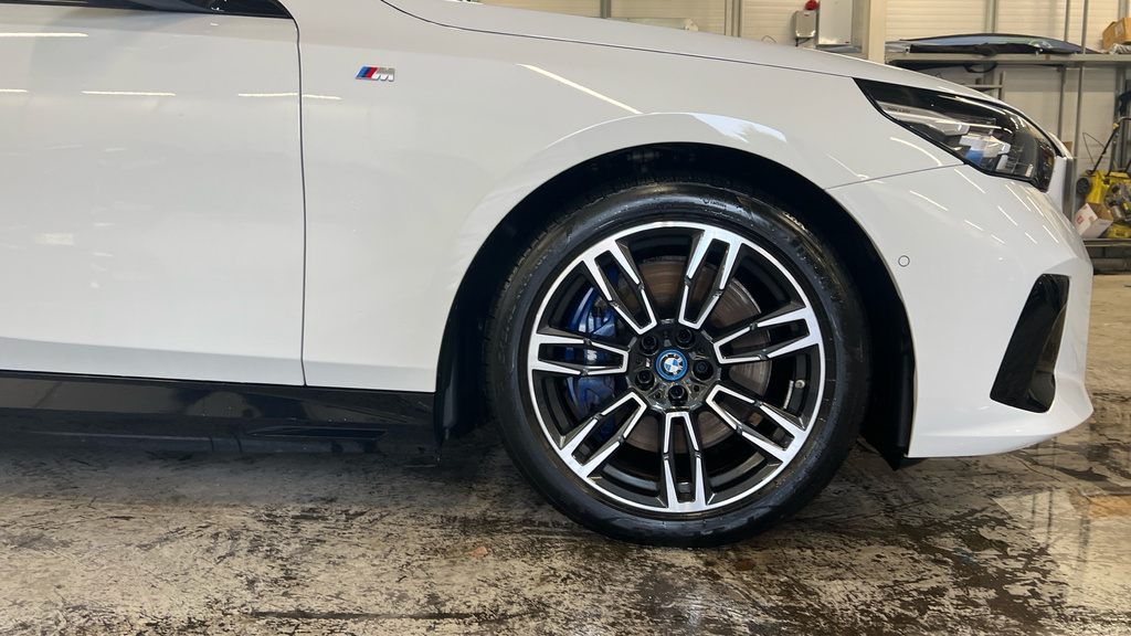 BMW i5 Saloon Grey #22