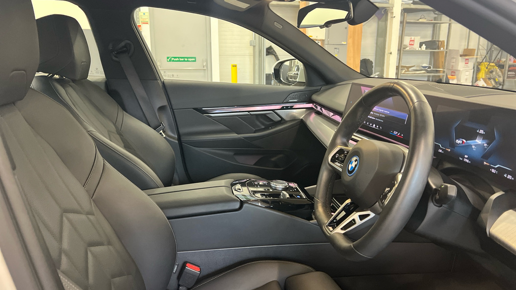 BMW i5 Saloon Grey #19