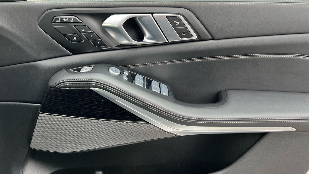 BMW X7 Xdrive M60i Step Grey #38