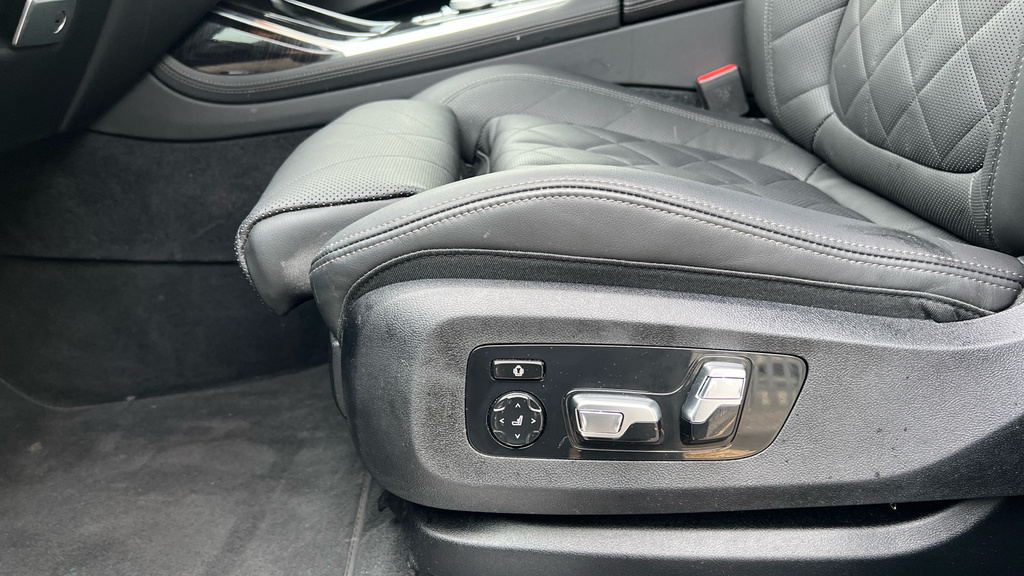 BMW X7 Xdrive M60i Step Grey #37