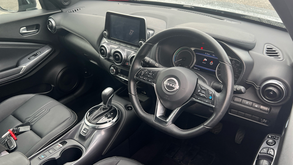 Nissan Juke Acenta White #9
