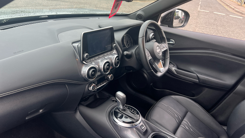 Nissan Juke Acenta White #10