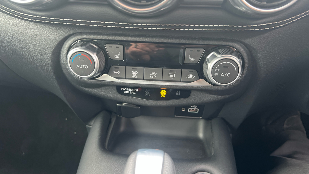 Nissan Juke Acenta White #36