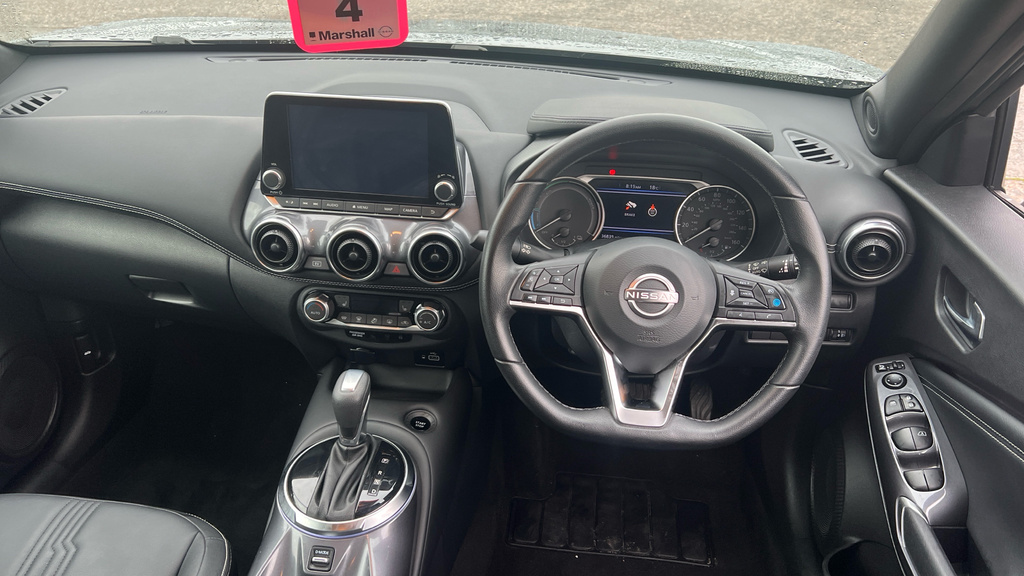 Nissan Juke Acenta White #11