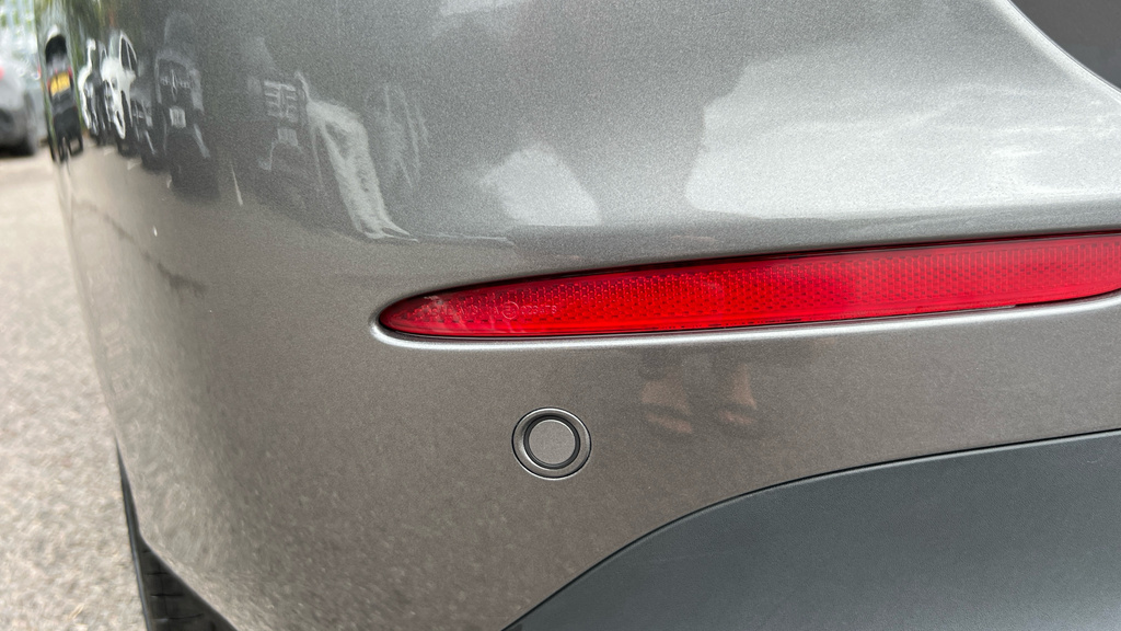Mercedes-Benz B Class Hatchback White #38