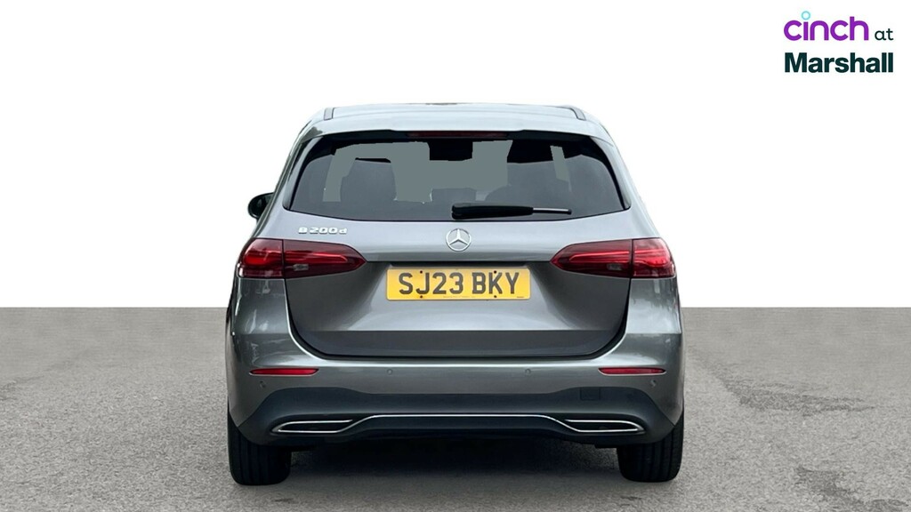 Mercedes-Benz B Class Hatchback White #4