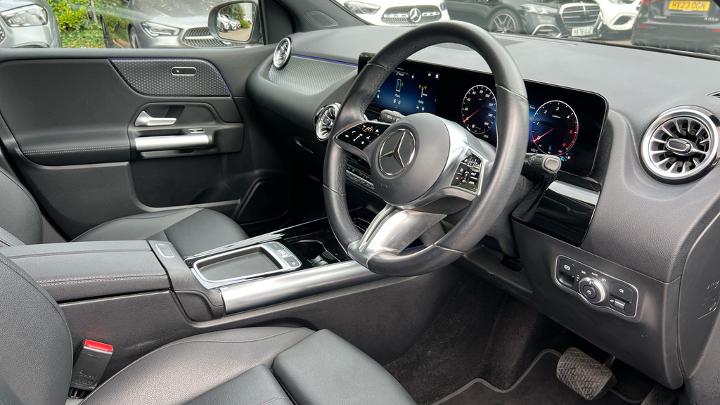 Mercedes-Benz B Class Hatchback White #11