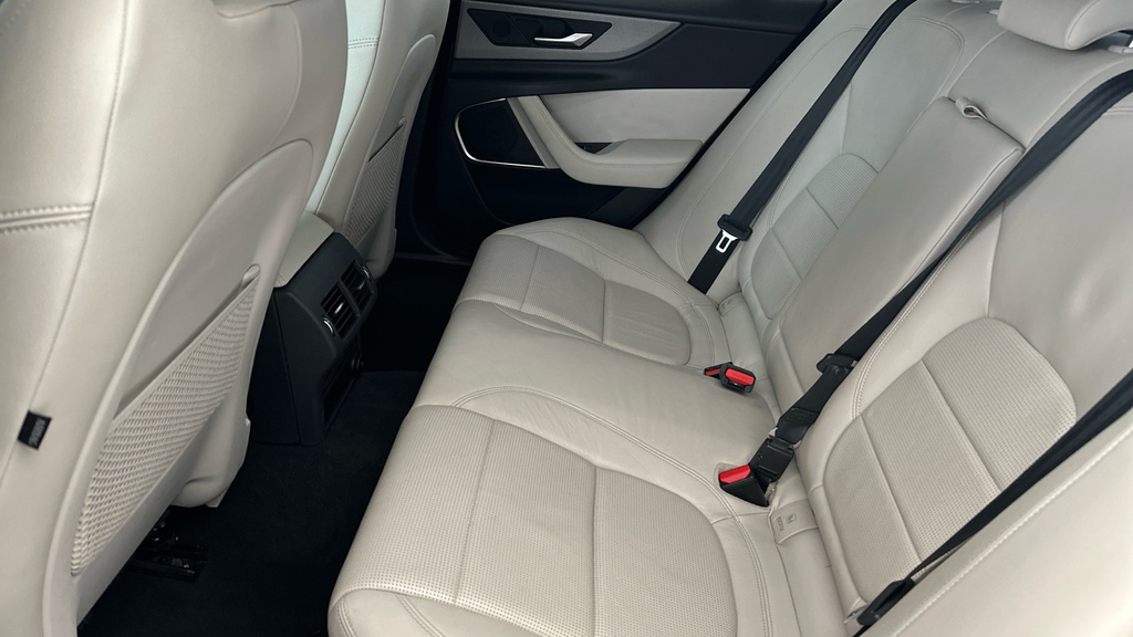 Jaguar XE D180 R-dynamic Hse Silver #20