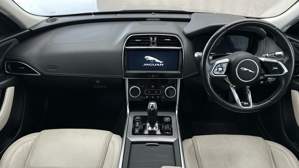 Jaguar XE D180 R-dynamic Hse Silver #14