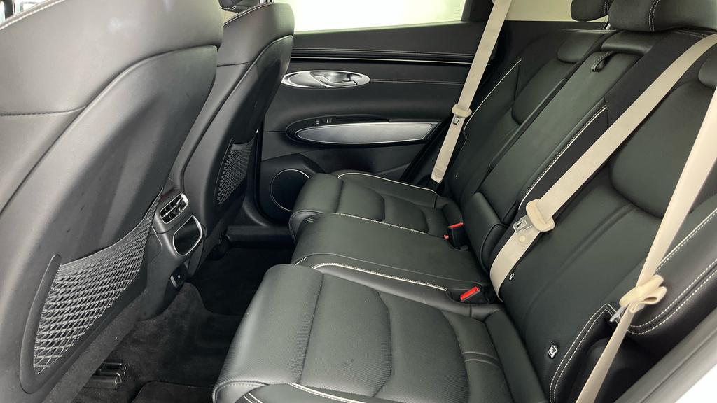 Genesis GV70 Sport Green #26