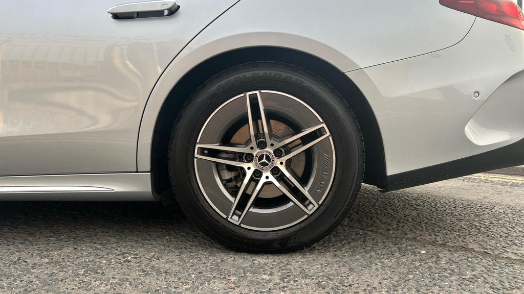 Mercedes-Benz E Class E300e Amg Line Advanced 9G-tronic Black #18