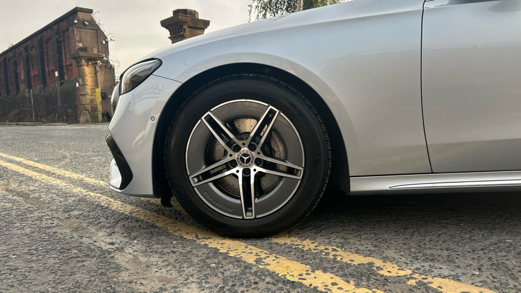 Mercedes-Benz E Class E300e Amg Line Advanced 9G-tronic Black #17