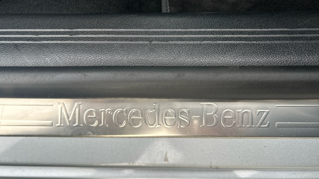 Mercedes-Benz E Class E300e Amg Line Advanced 9G-tronic Black #40