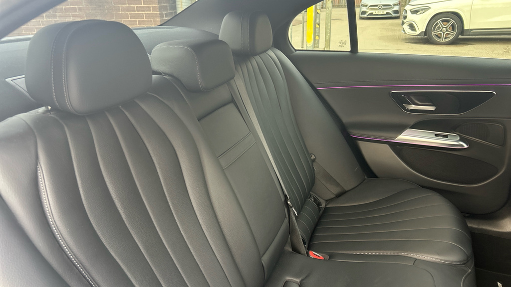 Mercedes-Benz E Class E300e Amg Line Advanced 9G-tronic Black #22
