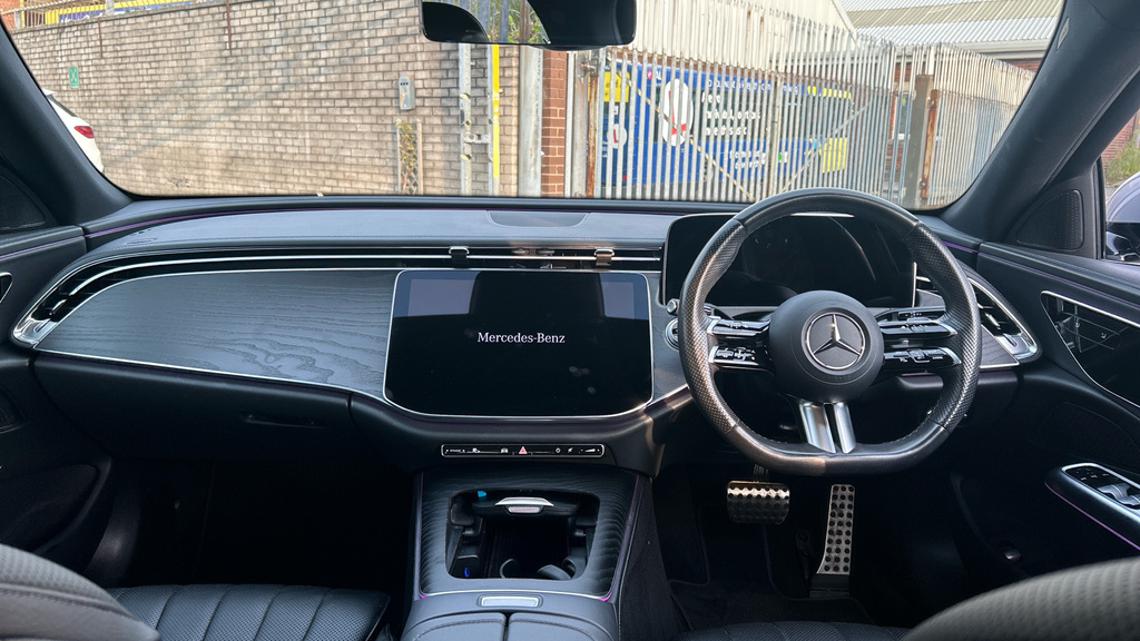 Mercedes-Benz E Class E300e Amg Line Advanced 9G-tronic Black #11