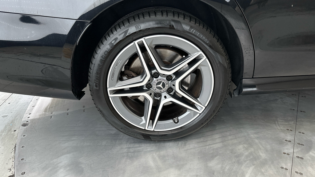 Mercedes-Benz E Class E220d Se 9G-tronic Blue #26