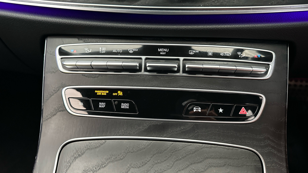 Mercedes-Benz E Class E220d Se 9G-tronic Blue #19