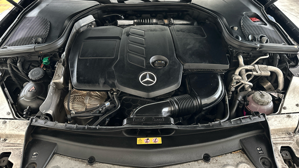 Mercedes-Benz E Class E220d Se 9G-tronic Blue #23