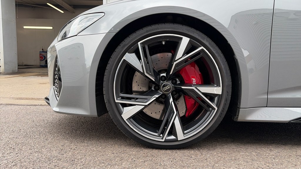 Audi RS6 Avant Estate Black #18