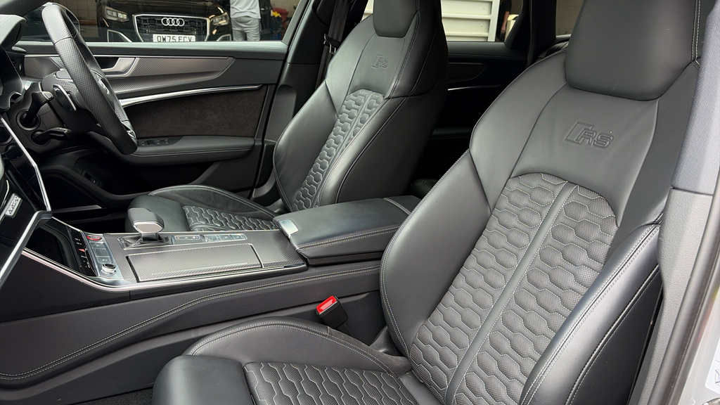 Audi RS6 Avant Estate Black #24