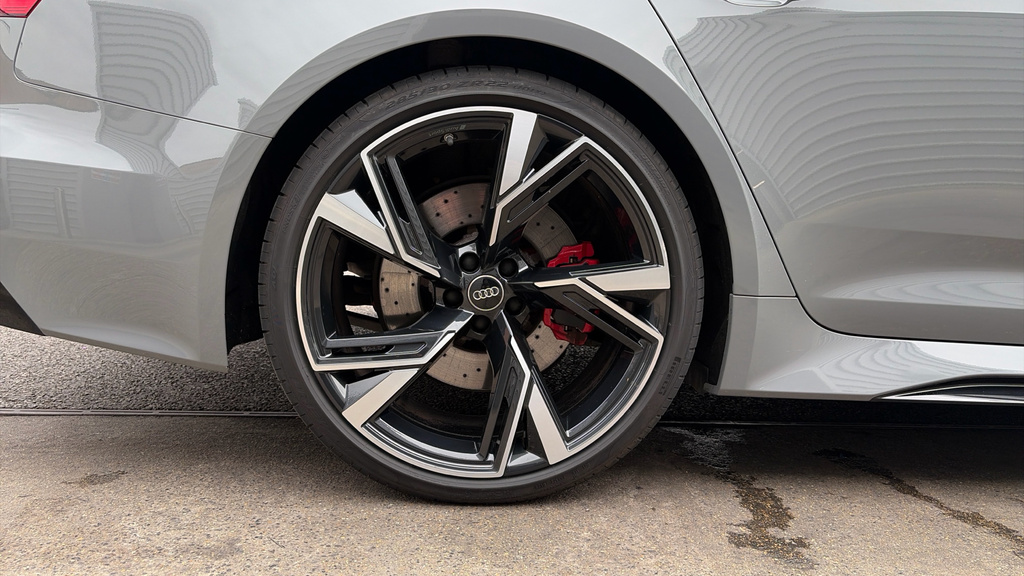 Audi RS6 Avant Estate Black #20