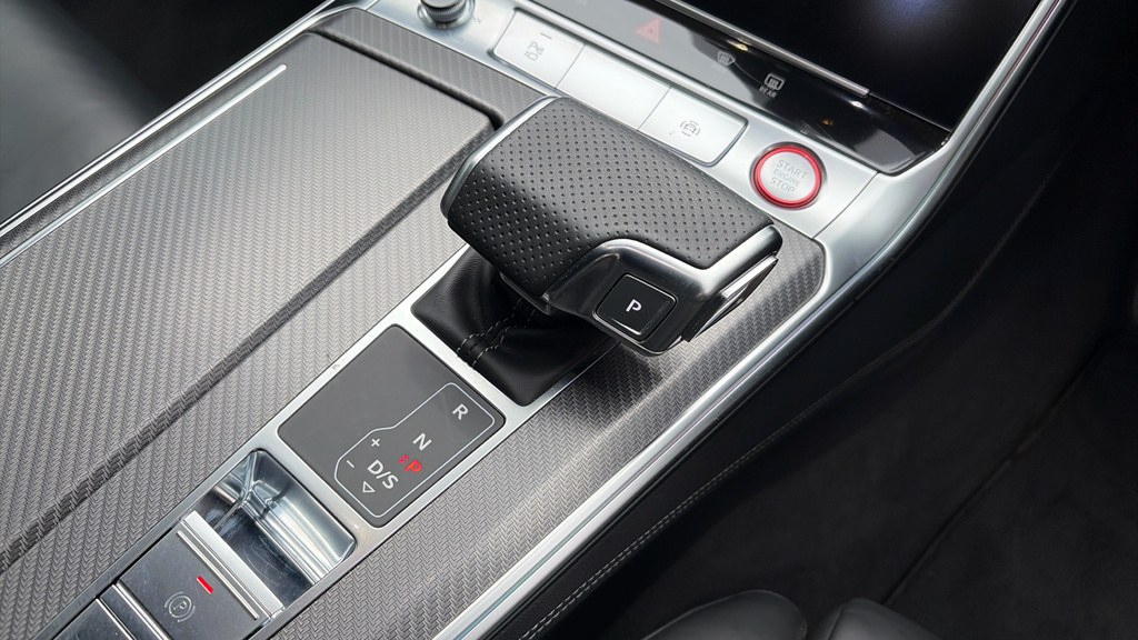 Audi RS6 Avant Estate Black #30