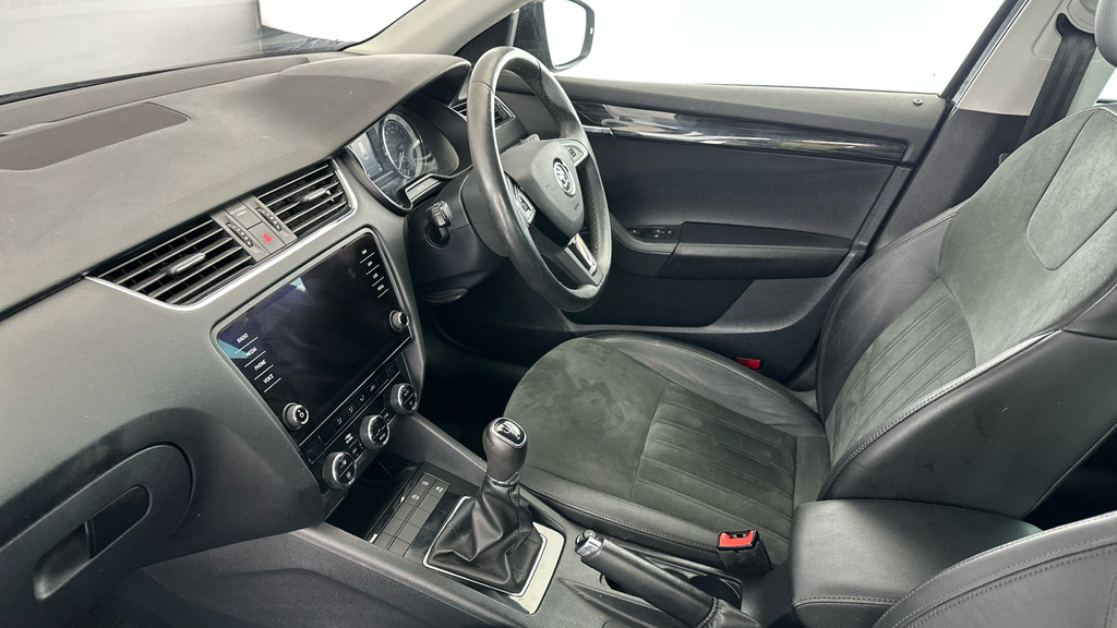 Skoda Octavia Octavia Se Technology Tdi White #28