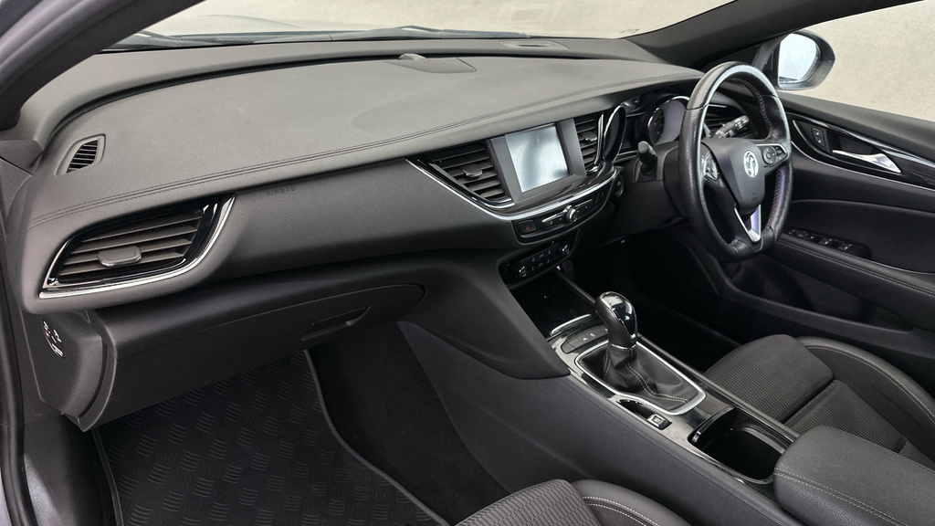 Vauxhall Insignia Sri Vx-line White #12