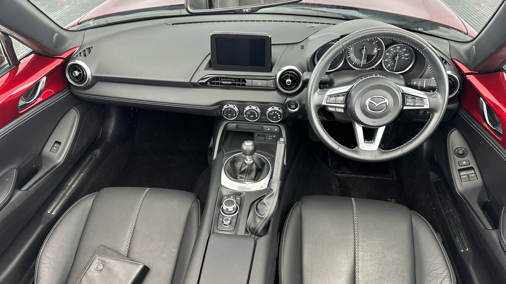 Mazda MX-5 1.5 132 Sport Red #14