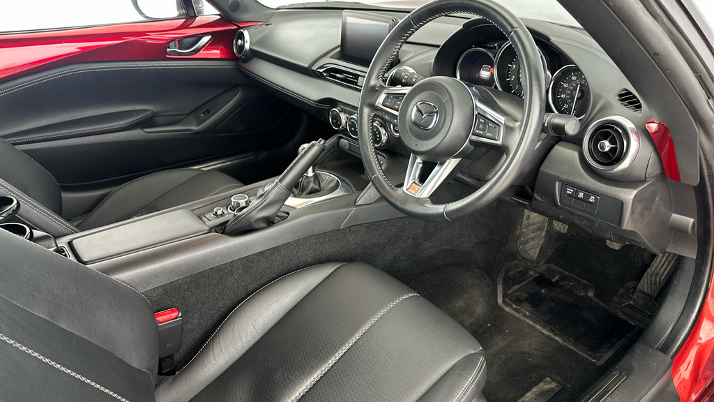 Mazda MX-5 1.5 132 Sport Red #9