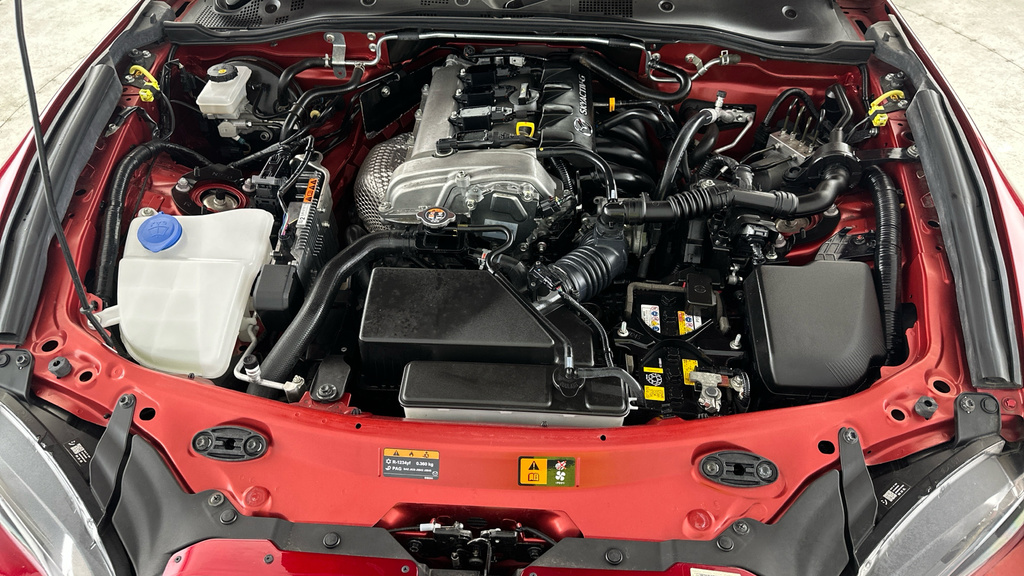 Mazda MX-5 1.5 132 Sport Red #21