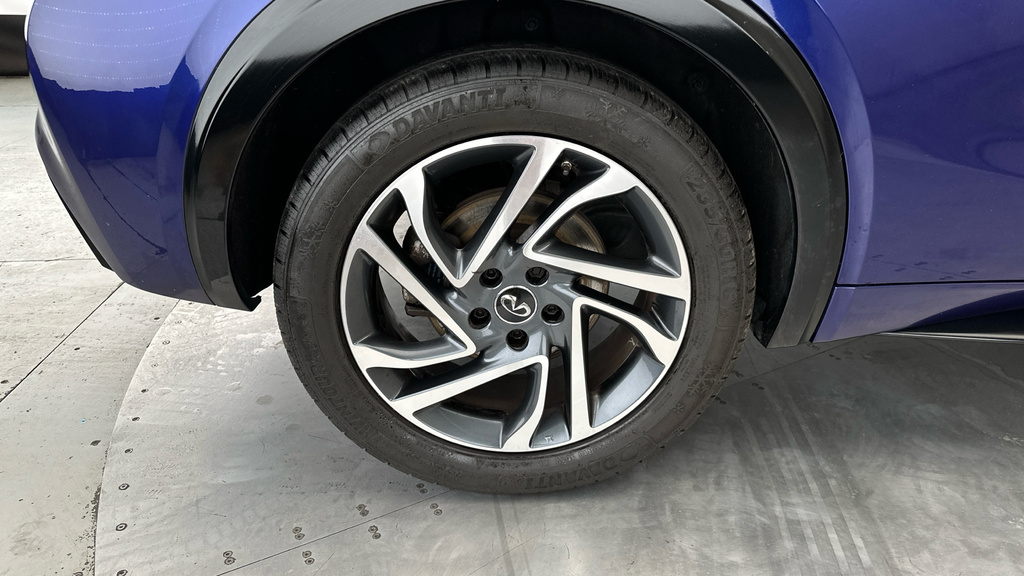Infiniti Q30 Hatchback Grey #24