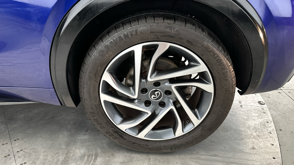 Infiniti Q30 Hatchback Grey #23