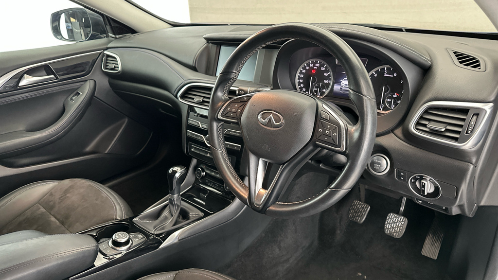 Infiniti Q30 Hatchback Grey #11
