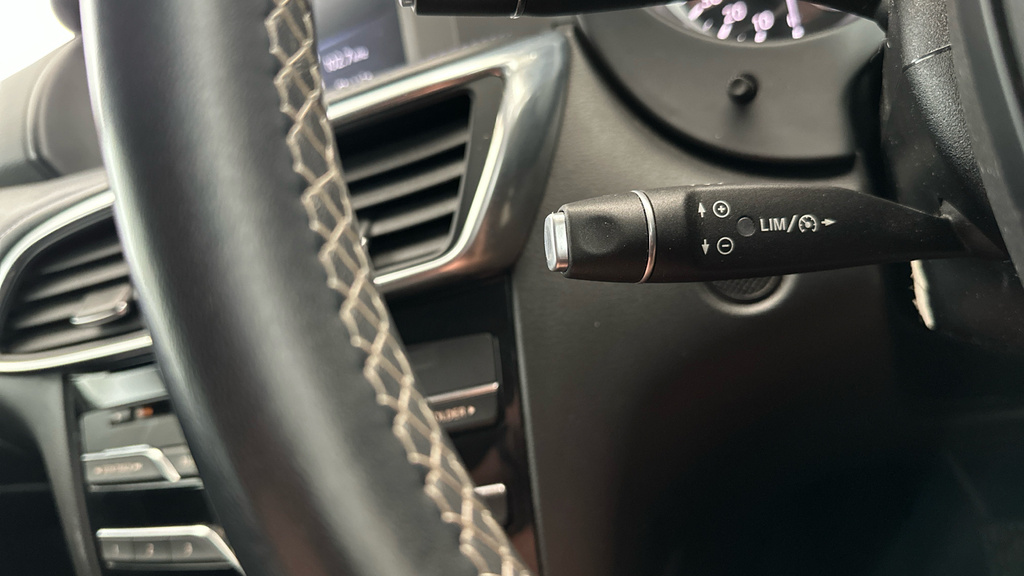 Infiniti Q30 Hatchback Grey #16