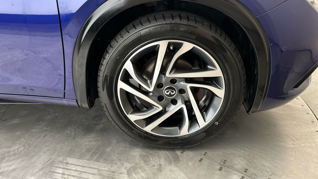 Infiniti Q30 Hatchback Grey #25