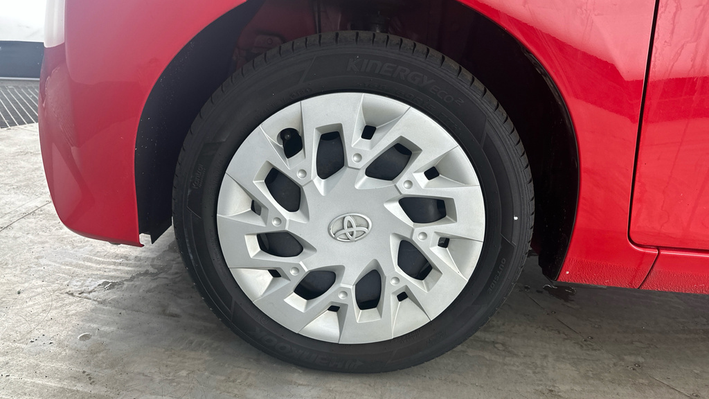 Toyota Aygo X X-play White #22
