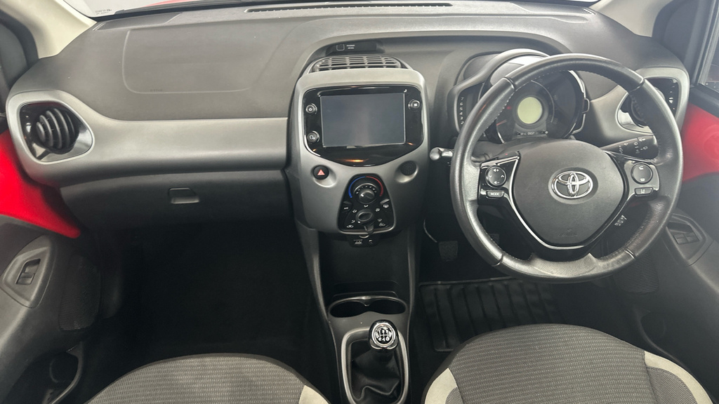 Toyota Aygo X X-play White #11
