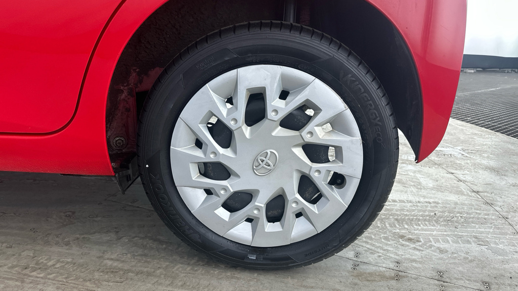 Toyota Aygo X X-play White #23