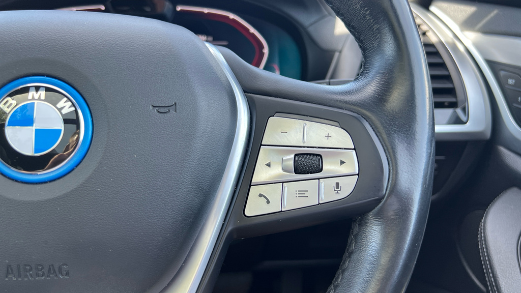 BMW iX3 80Kwh Premier Edition Pro White #21