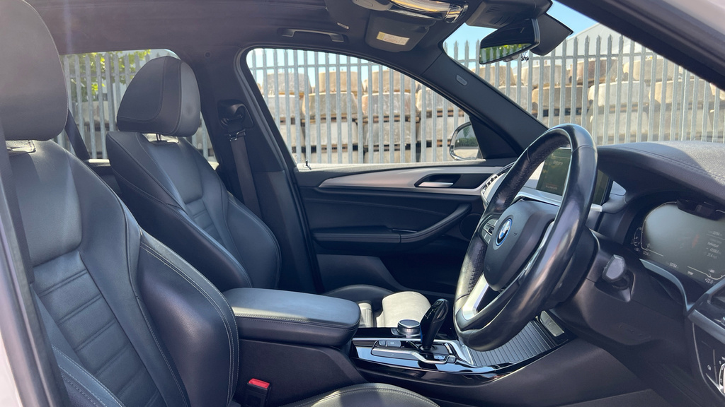 BMW iX3 80Kwh Premier Edition Pro White #16